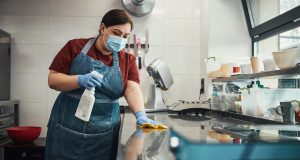 Protocolo de limpieza y desinfección en industria alimentaria